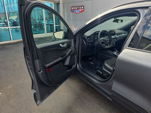New 2026 Ford Escape ST-Line w/ Cold Weather Package FWD image 10