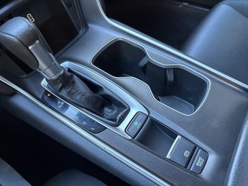 Used 2018 Honda Accord LX image 16