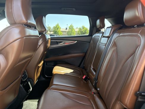 Used 2022 Lincoln Nautilus Reserve FWD image 11
