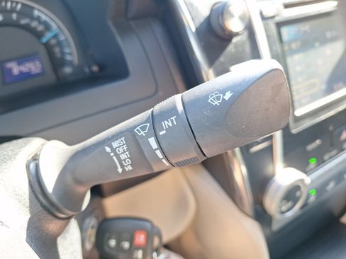 Used 2012 Toyota Camry LE FWD image 23