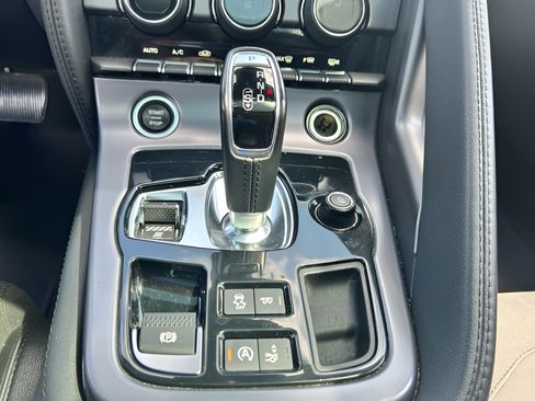 Used 2019 Jaguar F-TYPE Coupe RWD image 12