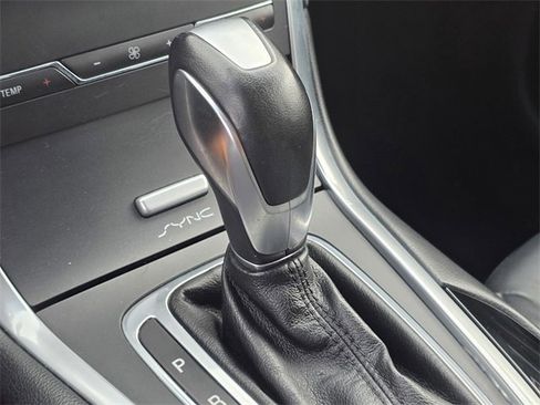 Used 2017 Ford Edge Titanium w/ Technology Package image 22