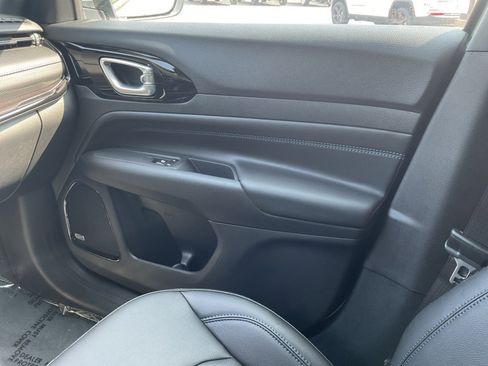 New 2025 Jeep Compass Limited w/ Sun & Sound Group image 17