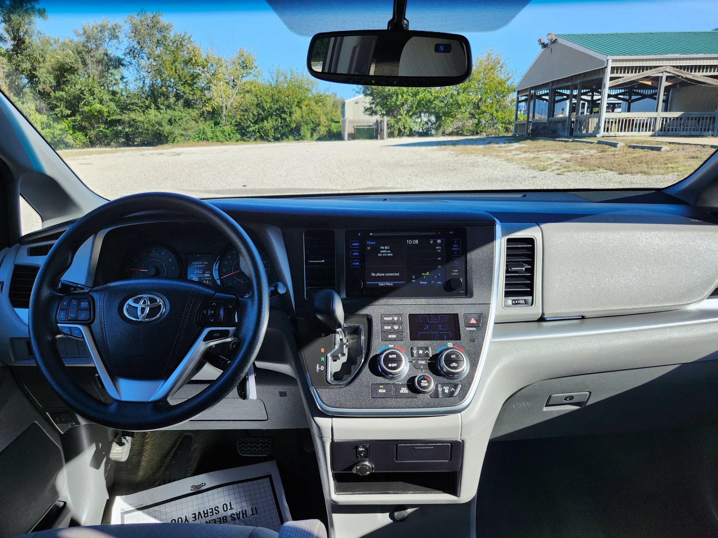 Used 2017 Toyota Sienna LE FWD image 23