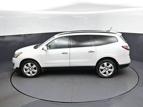 Used 2016 Chevrolet Traverse LT w/ Traveler's Package FWD image 32