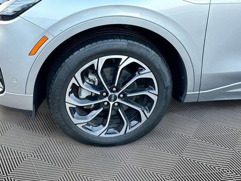 Used 2024 Lincoln Nautilus Reserve AWD/4WD image 35