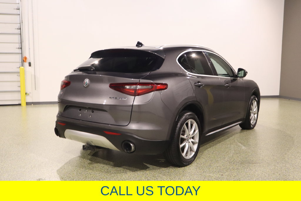 Used 2019 Alfa Romeo Stelvio Ti Lusso w/ Quick Order Package 22X Lusso AWD/4WD image 10