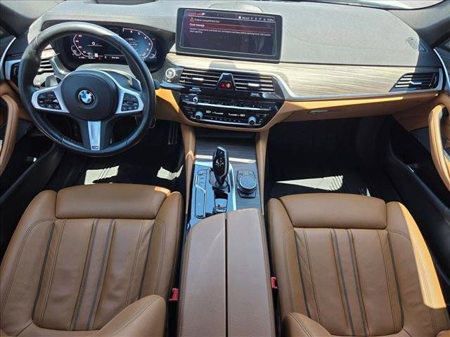 Used 2022 BMW M550i xDrive AWD/4WD image 25
