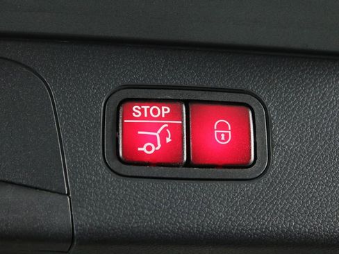 Used 2019 Mercedes-Benz GLC 300 image 16