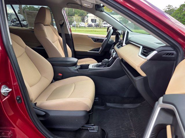 Used 2023 Toyota RAV4 LE AWD/4WD image 22