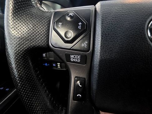 Used 2020 Toyota Tacoma TRD Sport AWD/4WD image 22