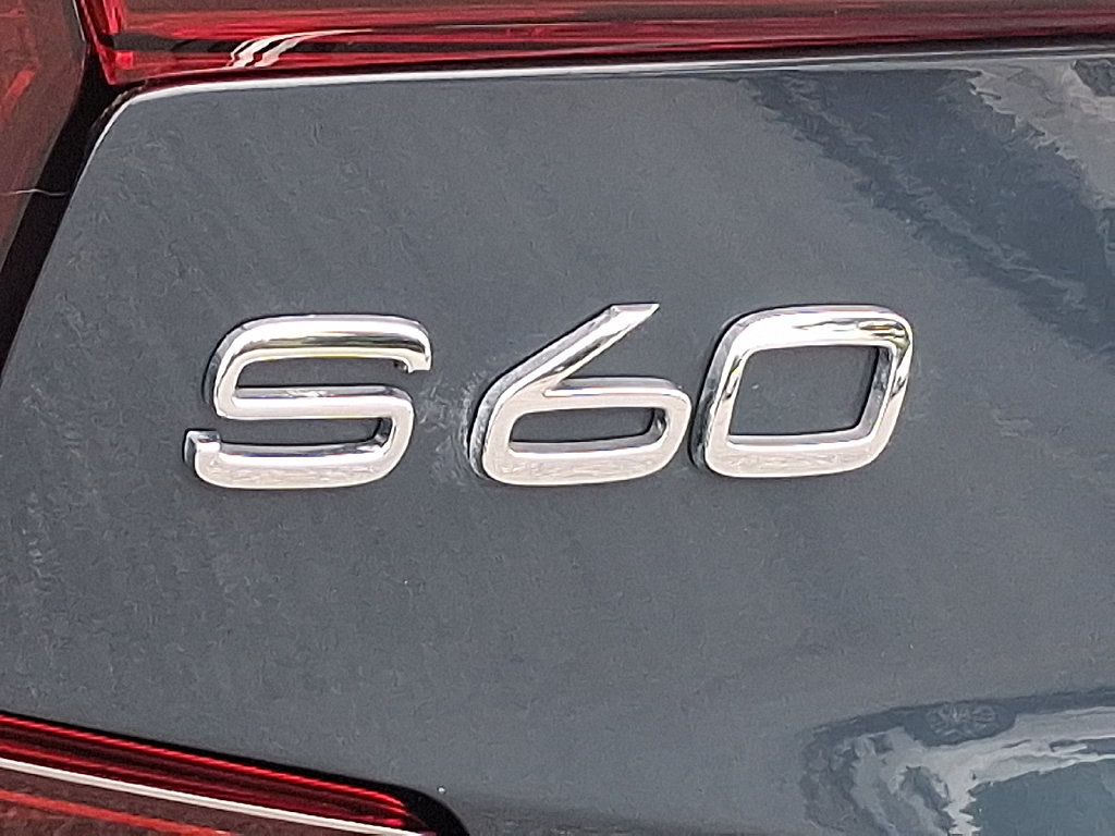 Used 2022 Volvo S60 B5 Momentum w/ Premium Package FWD image 29