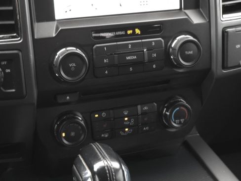 Used 2018 Ford F150 XLT w/ Equipment Group 302A Luxury image 15