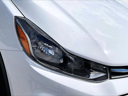 Used 2020 Chevrolet Trax LS FWD image 29