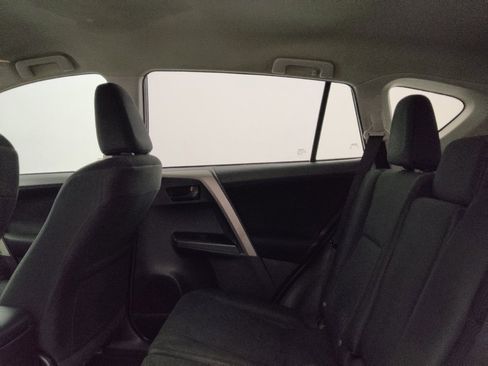 Used 2018 Toyota RAV4 LE image 18