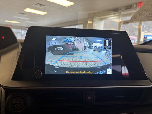 Used 2023 Toyota Prius LE image 21