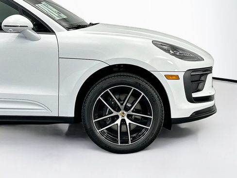Used 2026 Porsche Macan AWD/4WD image 11