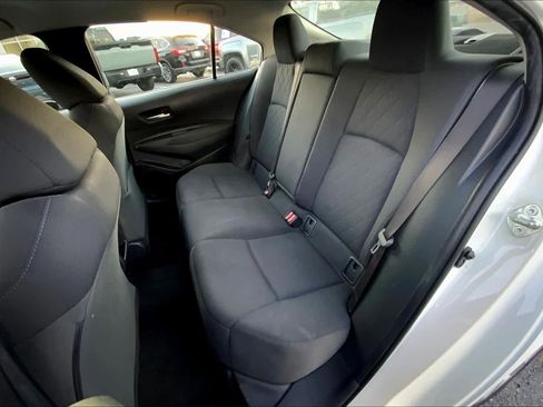 Used 2020 Toyota Corolla LE image 18