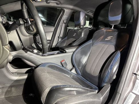 Used 2015 Chrysler 200 S image 8