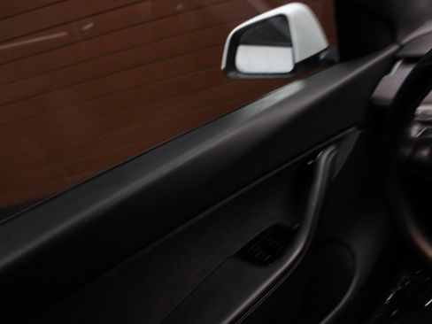 Used 2020 Tesla Model Y Performance image 22