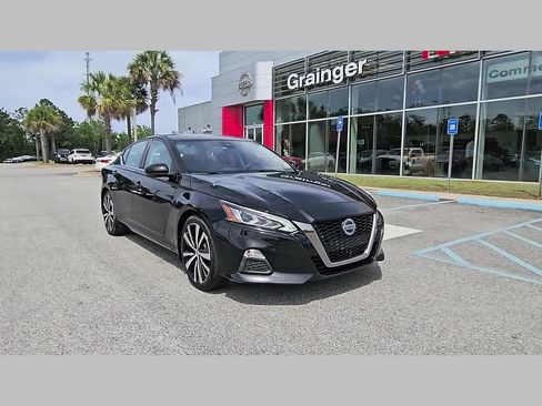 Used 2021 Nissan Altima 2.5 SR w/ SR Premium Package FWD image 18
