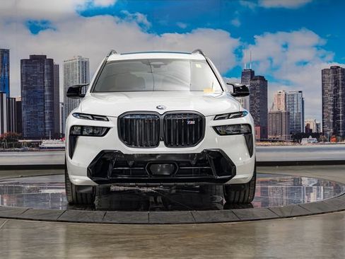 Used 2025 BMW X7 M60i AWD/4WD image 3