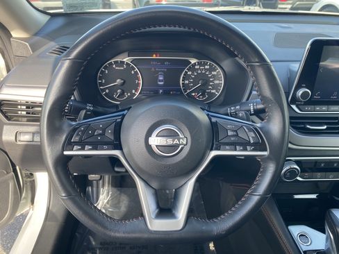 Used 2025 Nissan Altima 2.5 SR image 25