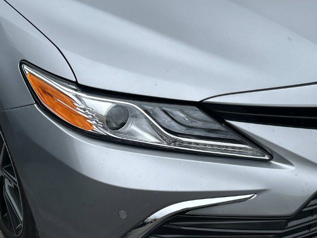 Used 2023 Toyota Camry XLE w/ Navigation Package FWD image 4