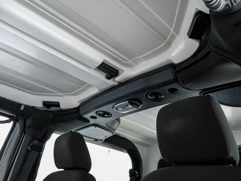 Used 2016 Jeep Wrangler Sport image 18