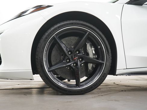 Used 2024 Chevrolet Corvette E-Ray AWD/4WD image 33