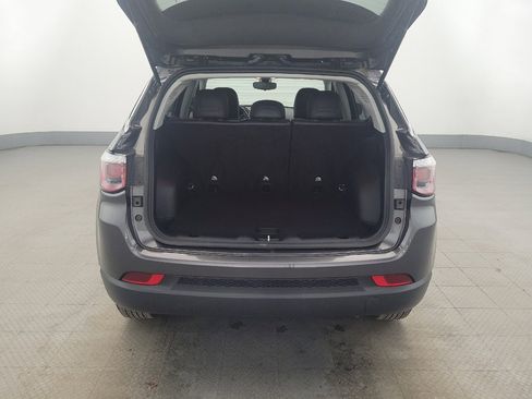 Used 2019 Jeep Compass Latitude w/ Cold Weather Group image 29