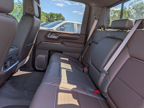 New 2026 GMC Sierra 3500 Denali w/ Denali Reserve Package AWD/4WD image 17