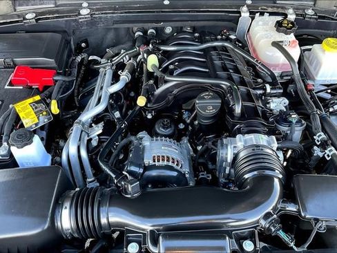 Used 2022 Jeep Gladiator Rubicon w/ LED Lighting Group image 9