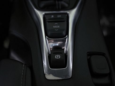 Used 2018 Chevrolet Camaro LT image 28