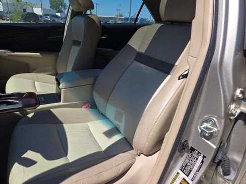 Used 2014 Toyota Camry XLE w/ Leather Package FWD image 22