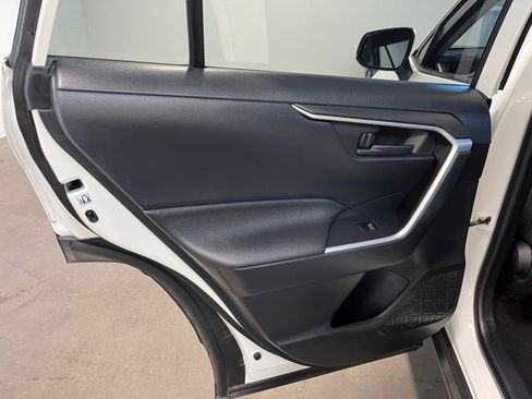 Used 2019 Toyota RAV4 LE image 19