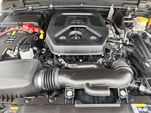 Used 2023 Jeep Wrangler Unlimited Rubicon 4xe AWD/4WD image 37