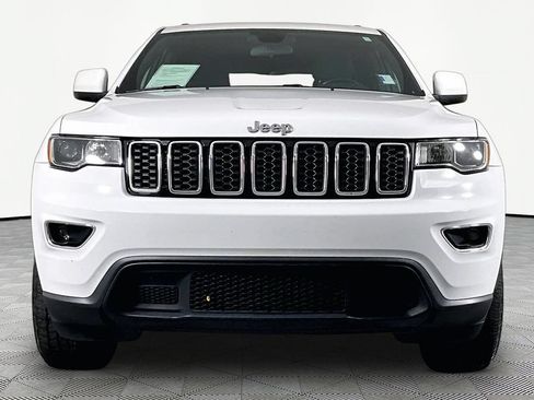 Used 2021 Jeep Grand Cherokee Laredo AWD/4WD image 2