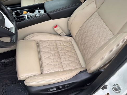 Used 2023 Nissan Maxima Platinum w/ Sport Mat Group FWD image 32