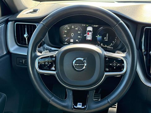 Used 2018 Volvo XC60 T8 R-Design w/ Convenience Package image 15