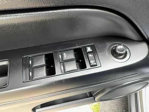 Used 2012 Jeep Compass Latitude AWD/4WD image 11