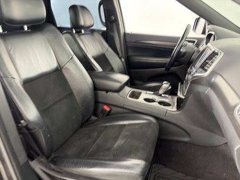 Used 2018 Jeep Grand Cherokee Altitude AWD/4WD image 31