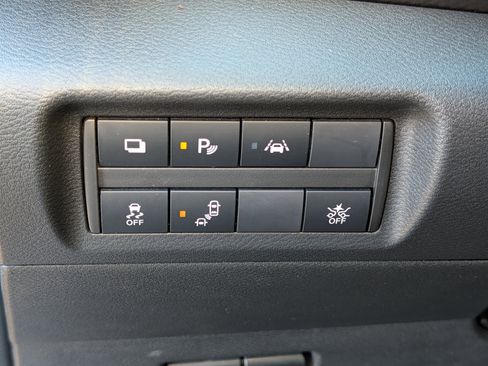 Used 2020 Nissan Kicks S image 20