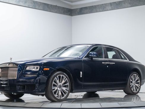 Used 2018 Rolls-Royce Ghost RWD image 3