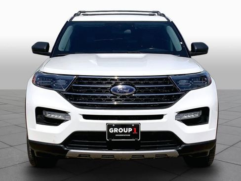 Certified 2021 Ford Explorer XLT w/ Equipment Group 202A AWD/4WD image 4