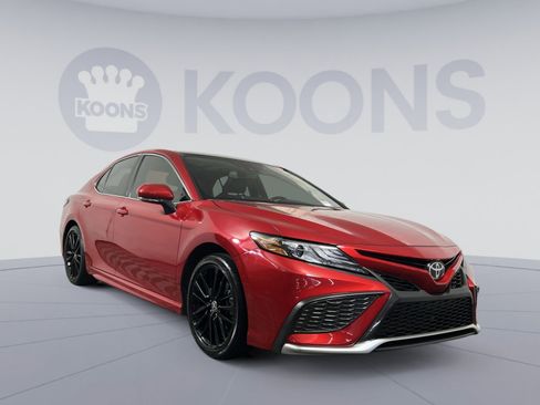 Used 2021 Toyota Camry XSE image 10