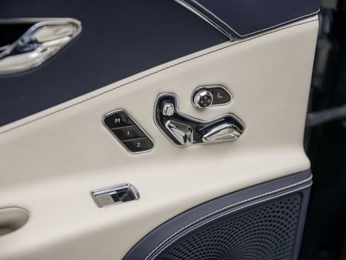 Certified 2023 Bentley Flying Spur V8 AWD/4WD image 34