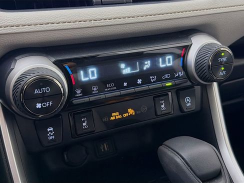 Used 2025 Toyota RAV4 XLE w/ Weather Package AWD/4WD image 17