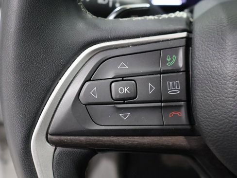 Used 2023 Jeep Grand Cherokee Limited image 35