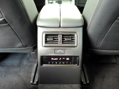 Used 2025 MAZDA CX-70 3.3 Turbo w/ Preferred Package AWD/4WD image 29